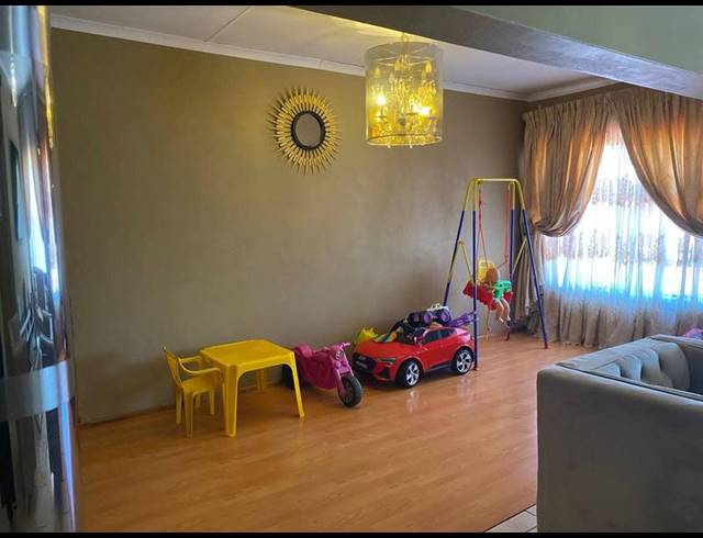 3 BEDROOM HOUSE FOR SALE IN THE ORCHARDS